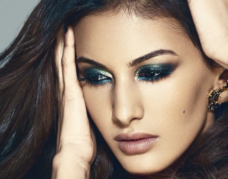 Profile Picture of Amyra Dastur Wallpapers